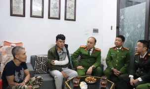 Lãnh đạo CATP Hà Nội thăm hỏi, động viên cán bộ Phòng Cảnh sát Hình sự bị thương khi làm nhiệm vụ