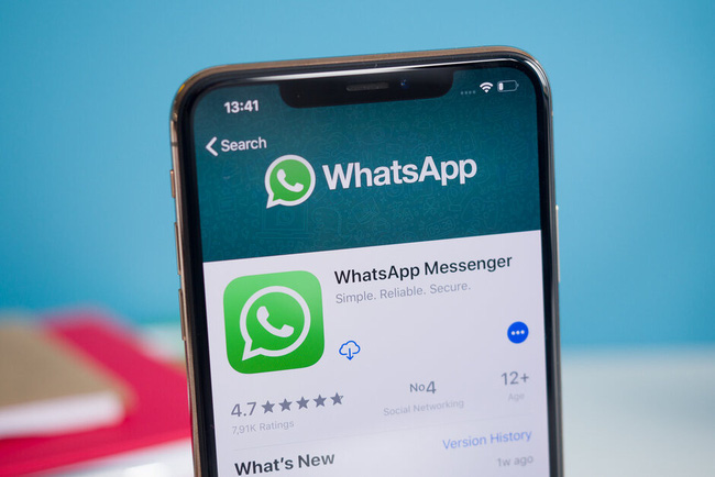 WhatsApp loại bỏ tính năng chia sẻ nhanh trên iOS