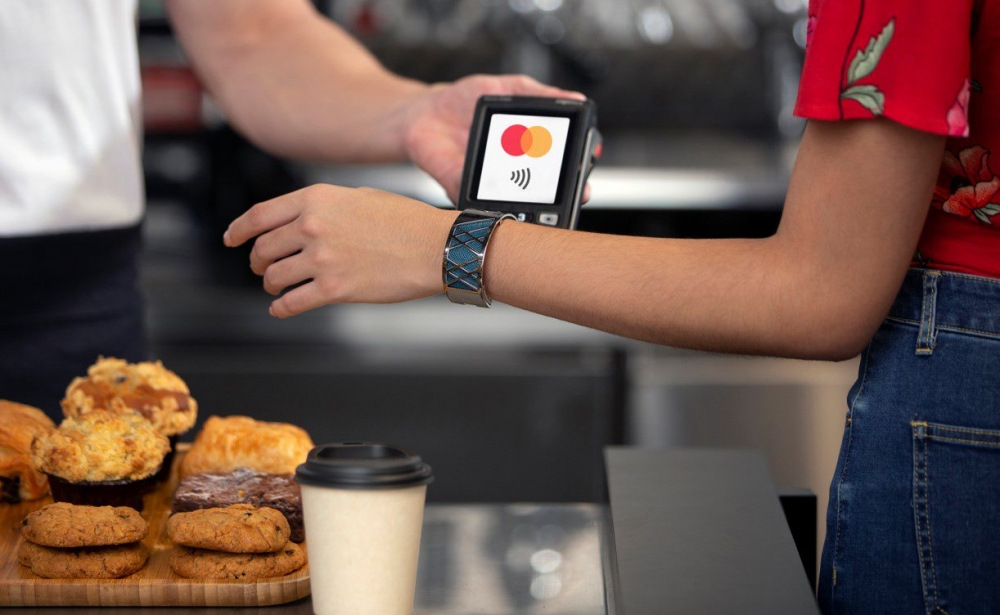  Mastercard hợp tác với MatchMove và Tappy Technologies biến phụ kiện thành thiết bị đeo hỗ trợ thanh toán