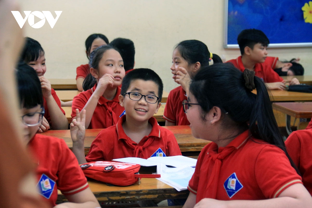 Hà Nội giảm 50% học phí cho học sinh