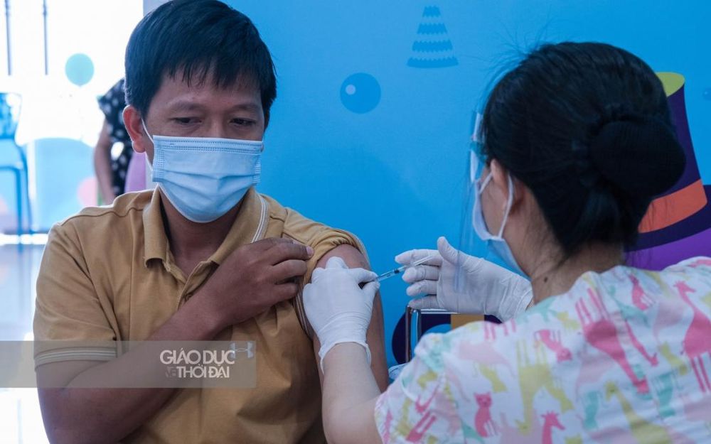 Hà Nội: Triển khai tiêm gần 900.000 liều vaccine mũi 3