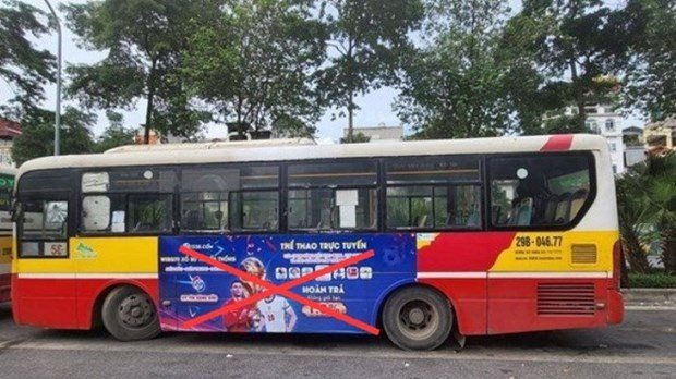 Công ty Đại dương xanh bị phạt 120 triệu đồng do quảng cáo dịch vụ cá độ trên xe buýt Hà Nội