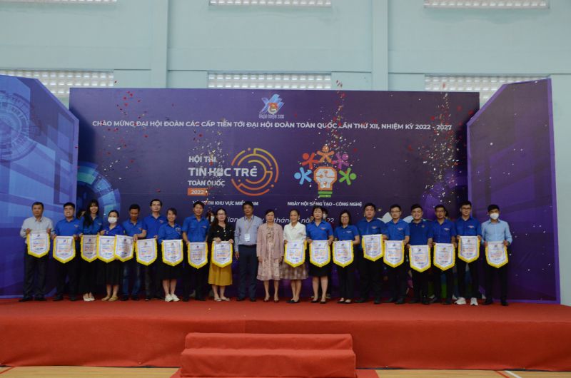 Gần 400 thí sinh Miền Nam sôi nổi tranh tài tại vòng Khu vực Hội thi Tin học trẻ toàn quốc lần thứ XXVIII năm 2022