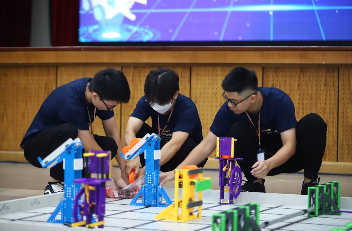 Lộ diện quán quân mùa đầu tiên của Giải đấu giao hữu Robotics cấp quốc gia sử dụng VEX IQ