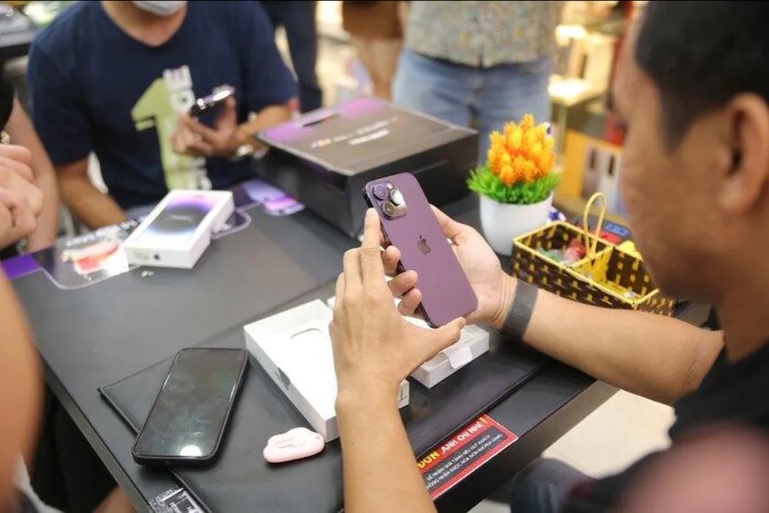 iPhone 14 Pro Max giảm giá sau 3 ngày mở bán tại Việt Nam