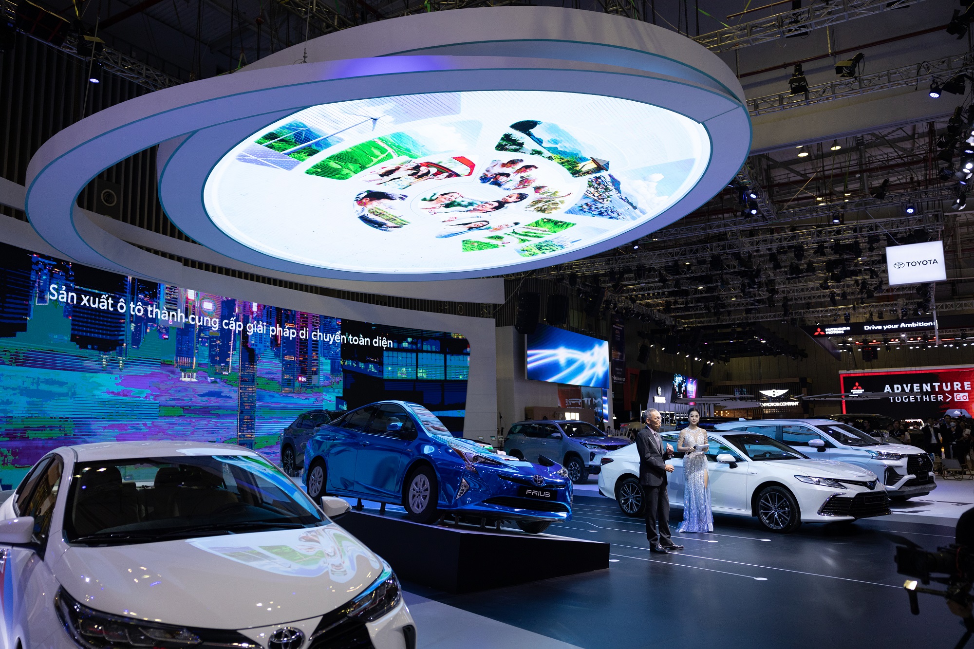 Toyota chuyển mình đầy mới mẻ tại Triển lãm Ô tô Việt Nam 2022