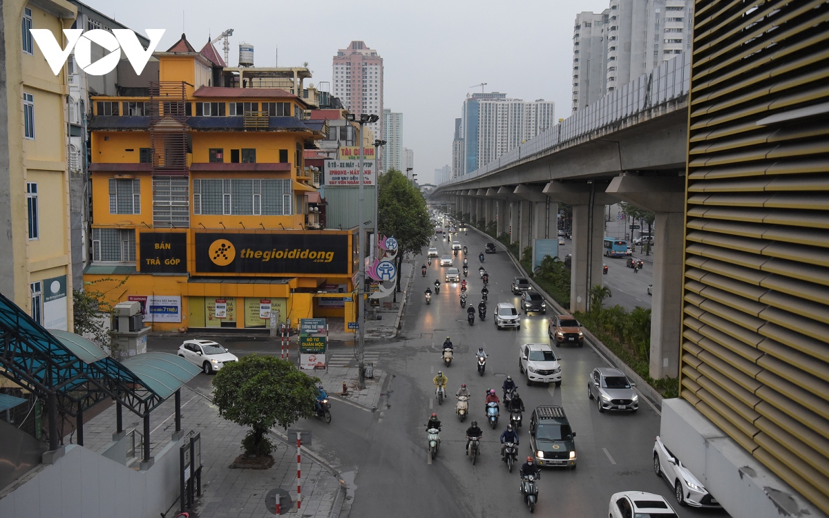 Đường phố Hà Nội thông thoáng trong ngày đầu tiên đi làm sau kỳ nghỉ Tết