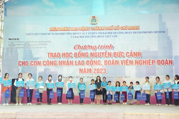 Trao 440 suất học bổng Nguyễn Đức Cảnh tặng con công nhân lao động, đoàn viên nghiệp đoàn