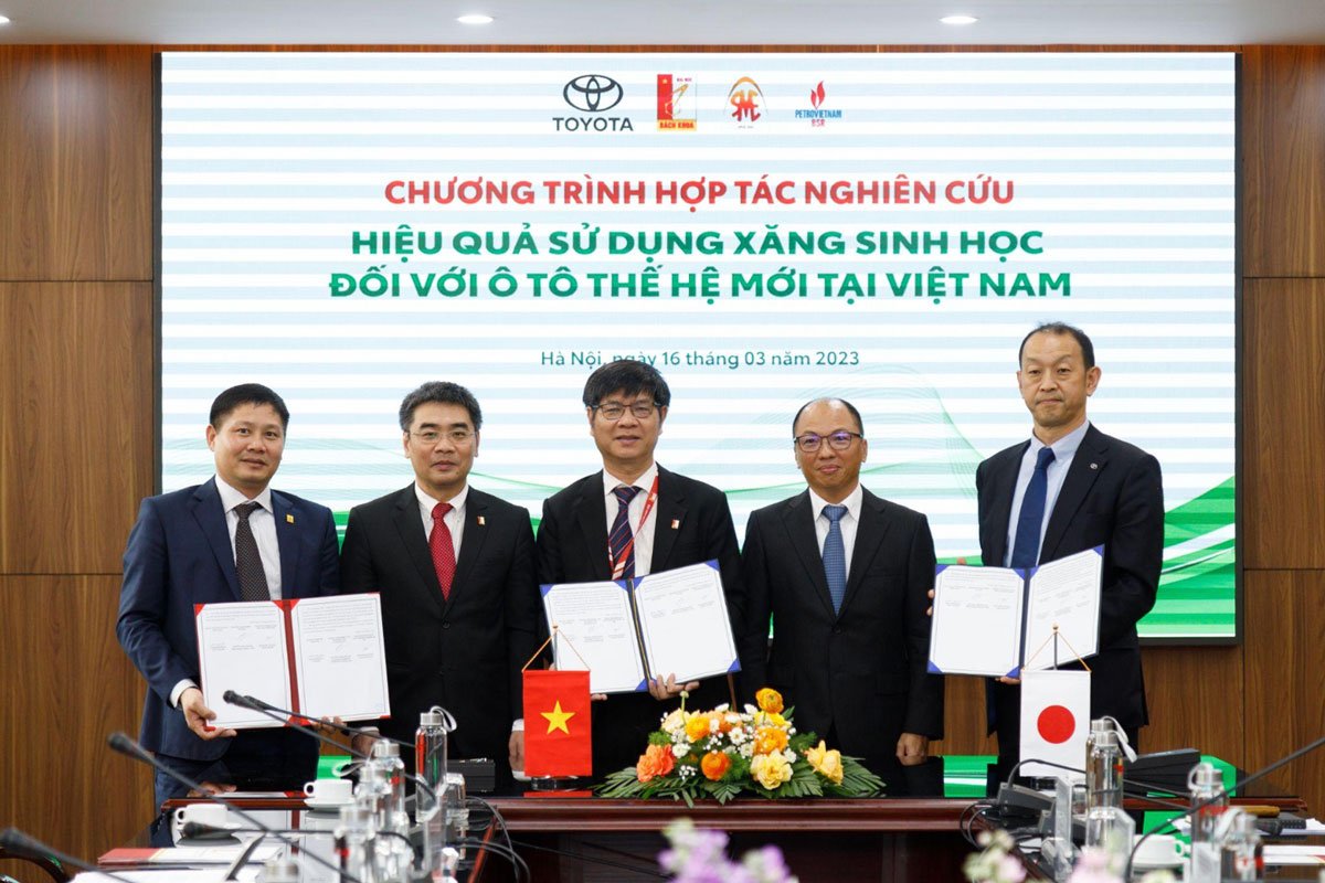 Toyota Việt Nam nghiên cứu nhiên liệu sinh học, giảm phát thải CO2