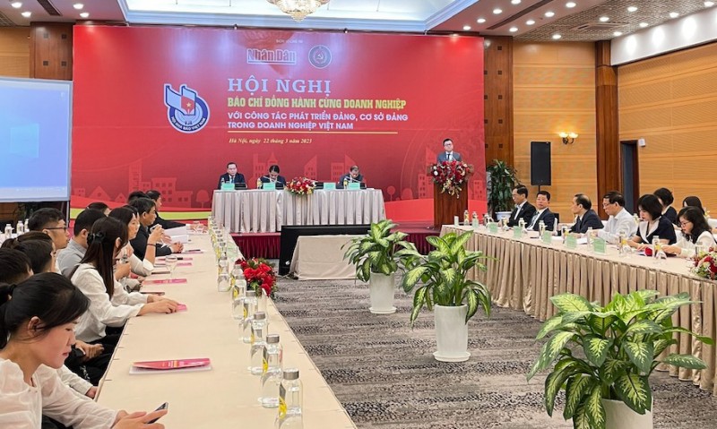 Báo chí đồng hành cùng doanh nghiệp với công tác phát triển Đảng trong doanh nghiệp Việt Nam