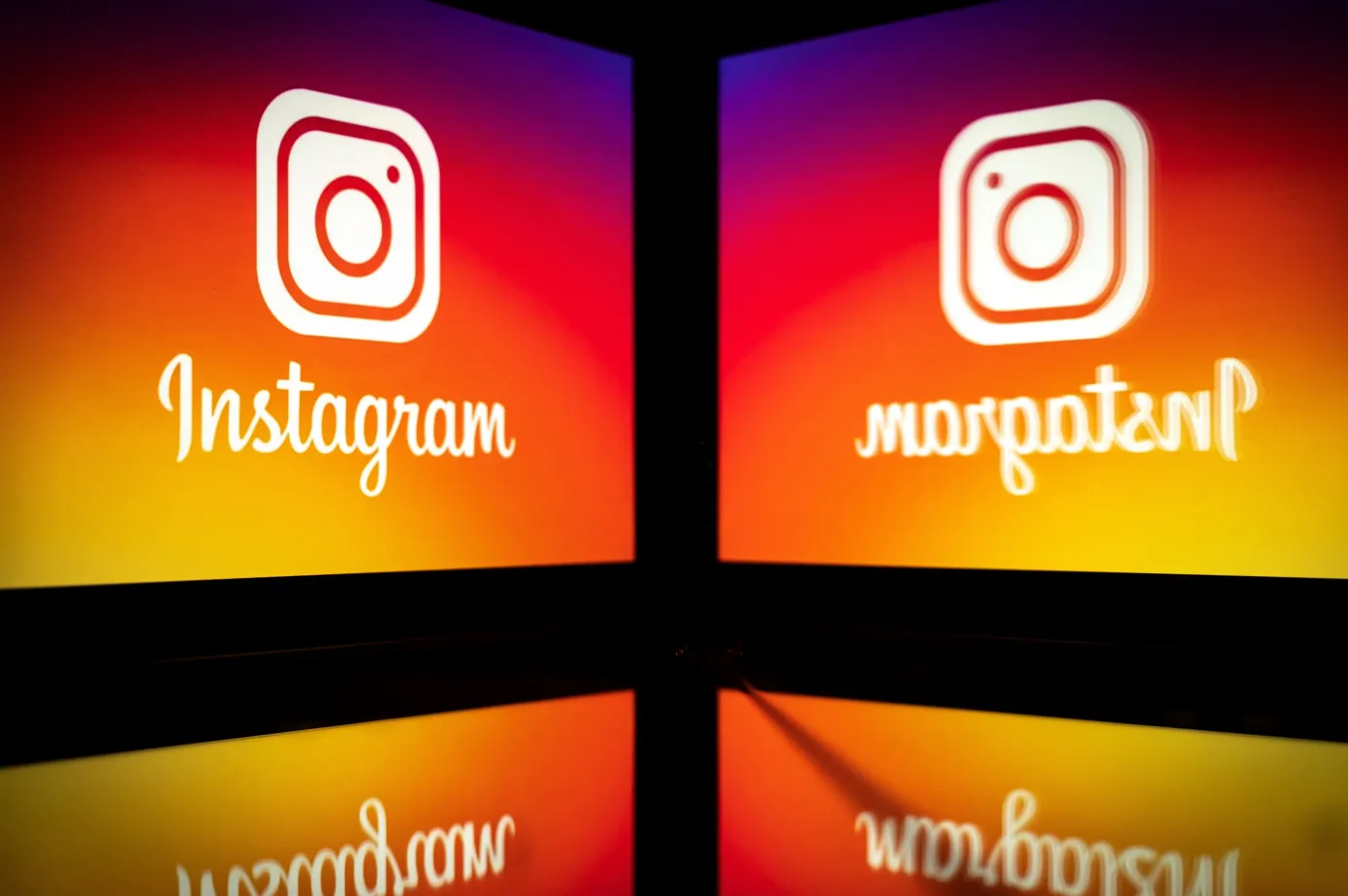 Instagram cho phép bạn đánh dấu các bài đăng với bạn bè và lưu trữ chúng trong một không gian dành riêng