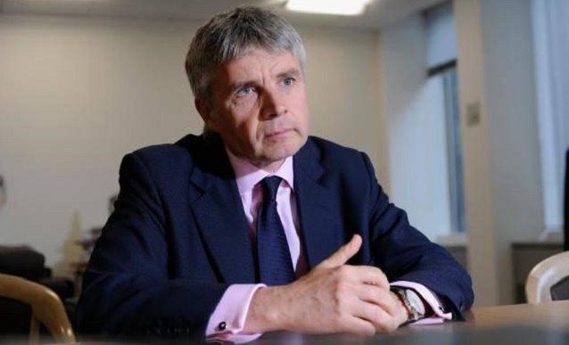 Lord Drayson, cựu Bộ trưởng Khoa học từ năm 2008 2010 và hiện là giám đốc điều hành của Drayson Technologies