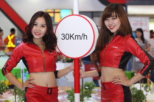 ngam nguoi dep tai vietnam motor show 2015 (9)