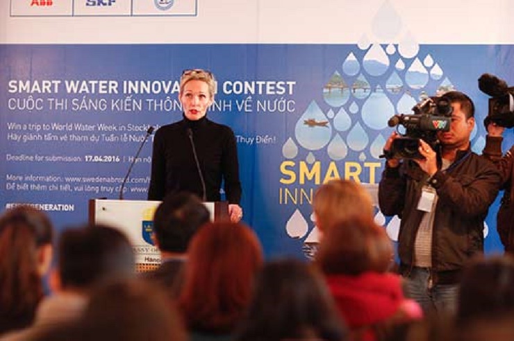 Bà Camila Mellander Đại sứ Thụy Điển tại Việt Nam phát biểu trong buổi phát động cuộc thi