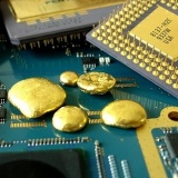 Nhật Bản: “Đào” vàng từ rác điện tử