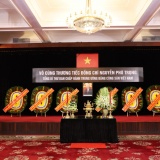 TPHCM: Dòng người nối dài chờ vào viếng Tổng Bí thư Nguyễn Phú Trọng
