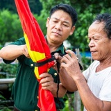 Đồng bào biên giới, ngư dân treo cờ rủ tưởng nhớ Tổng Bí thư Nguyễn Phú Trọng