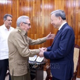 Tổng Bí thư, Chủ tịch nước Tô Lâm chào Lãnh tụ cách mạng Cuba, Đại tướng Raul Castro