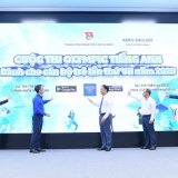 'Cán bộ trẻ cùng tiếng Anh bước vào kỷ nguyên vươn mình của dân tộc'