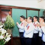Lễ báo công dâng Bác nhân kỷ niệm 100 năm Ngày Báo chí Cách mạng Việt Nam