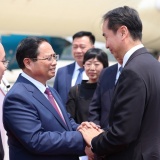 Thủ tướng tới Thiên Tân, bắt đầu chuyến công tác dự Hội nghị WEF và làm việc tại Trung Quốc