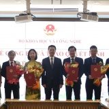 Bộ KH&CN công bố, trao quyết định bổ nhiệm lãnh đạo 4 đơn vị
