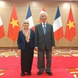 Hai nhà khoa học gốc Việt thăng hạng Huân chương Bắc đẩu bội tinh lên hạng Sỹ quan