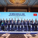 Tổng Bí thư Tô Lâm và Thủ tướng Hàn Quốc chứng kiến lễ trao các thỏa thuận hợp tác