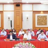 Bộ Chính trị cho ý kiến về công tác chuẩn bị Đại hội Đảng bộ thành phố Hà Nội và Đảng bộ TPHCM