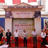 Khai mạc trưng bày chuyên đề 'Bình dân học vụ - Thắp sáng tương lai'