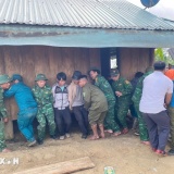 Khẩn trương hỗ trợ nhân dân khắc phục hậu quả bão số 10