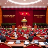 Bế mạc Hội nghị Trung ương 13