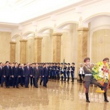 Tổng Bí thư Tô Lâm đặt hoa tưởng nhớ Chủ tịch Kim Nhật Thành và Tổng Bí thư Kim Jong-il