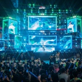 Ngàn khán giả đội mưa, “quẩy hết mình” trong đêm nhạc VPBank Prime Night có RHYDER, Hà Nhi