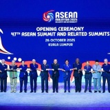 Thủ tướng dự khai mạc Hội nghị cấp cao ASEAN với 'dấu mốc lịch sử'