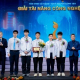 Nhóm tác giả học sinh trung học với ước mơ đưa sản phẩm số trở thành nền tảng giáo dục thông minh quốc gia