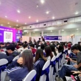 AI không thay thế mà giúp con người sáng tạo và hiệu quả hơn