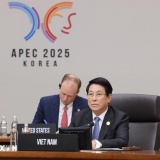 Chủ tịch nước Lương Cường gặp lãnh đạo một số thành viên APEC