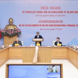 Thủ tướng chủ trì hội nghị về thành lập Trung tâm tài chính quốc tế