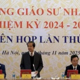 Chính thức thông qua danh sách 900 ứng viên giáo sư, phó giáo sư năm 2025