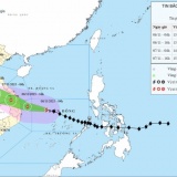 Tin bão mới nhất: Bão số 13 Kalmaegi di chuyển nhanh, giật cấp 17, áp sát Quy Nhơn, cảnh báo rủi ro thiên tai cấp 4