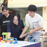 Sôi nổi Cuộc thi “Lập trình điều khiển Robot 2025” của sinh viên Khoa CNTT - Trường Đại học Sư phạm Hà Nội