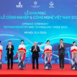 Khai mạc Tuần lễ Công nghiệp và Công nghệ Việt Nam 2025 tại Trung tâm Triển lãm Việt Nam 