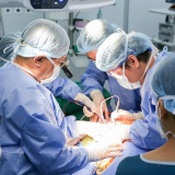 Bóc thành công khối u quái gần 2kg chèn ép vùng cổ cụ bà 81 tuổi