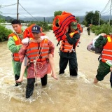 Quân đội phải bằng mọi biện pháp tiếp cận nơi ngập sâu, để kịp thời di dời, sơ tán người dân