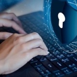 Sức ép chuyển đổi và bảo mật thông tin