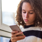 Tại sao một bộ phận người trẻ dần quay lưng với AI?