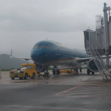 68 chuyến bay phải đổi hướng tránh bão số 15