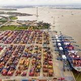 Xuất nhập khẩu vượt mốc 830 tỷ USD, cao nhất từ trước tới nay