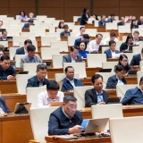 Hôm nay (10/12), Quốc hội xem xét thông qua hơn 30 luật, nghị quyết